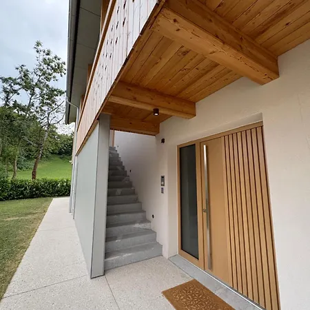 アパート Avantgarden ブレッド